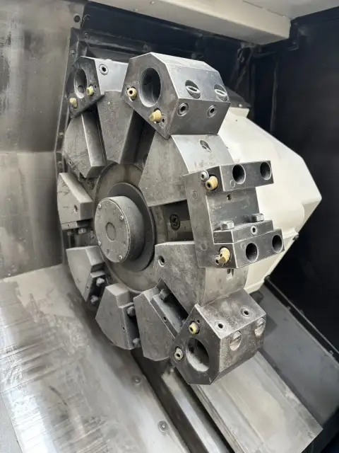 Mesin Bubut CNC Bekas Dainichi Okuma GENOS L400 dengan Okuma OSP-P200LA-R