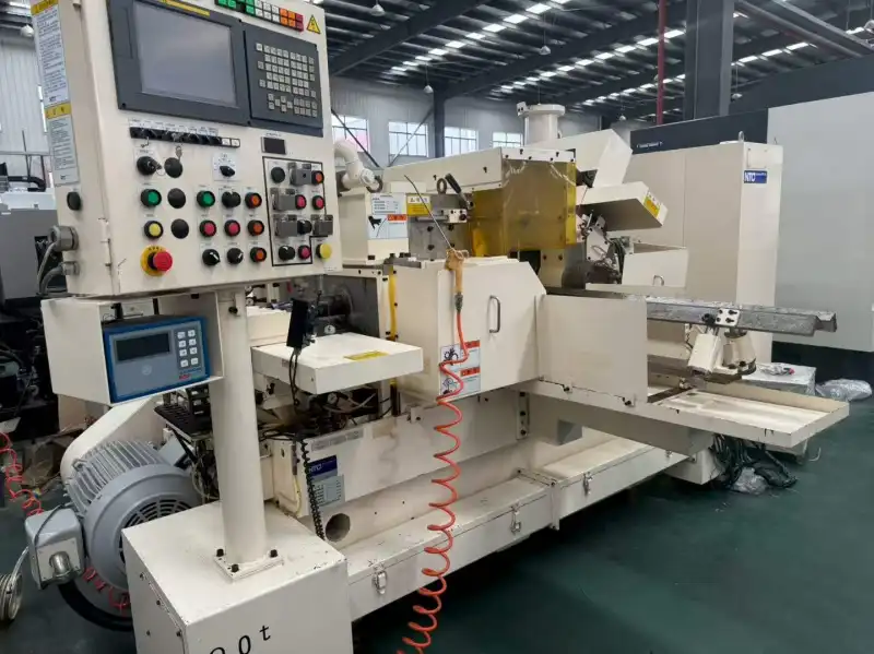 Used Komatsu NTC CLG-3 BNH Centerless Grinding Machine (Infeed Type) photo 1