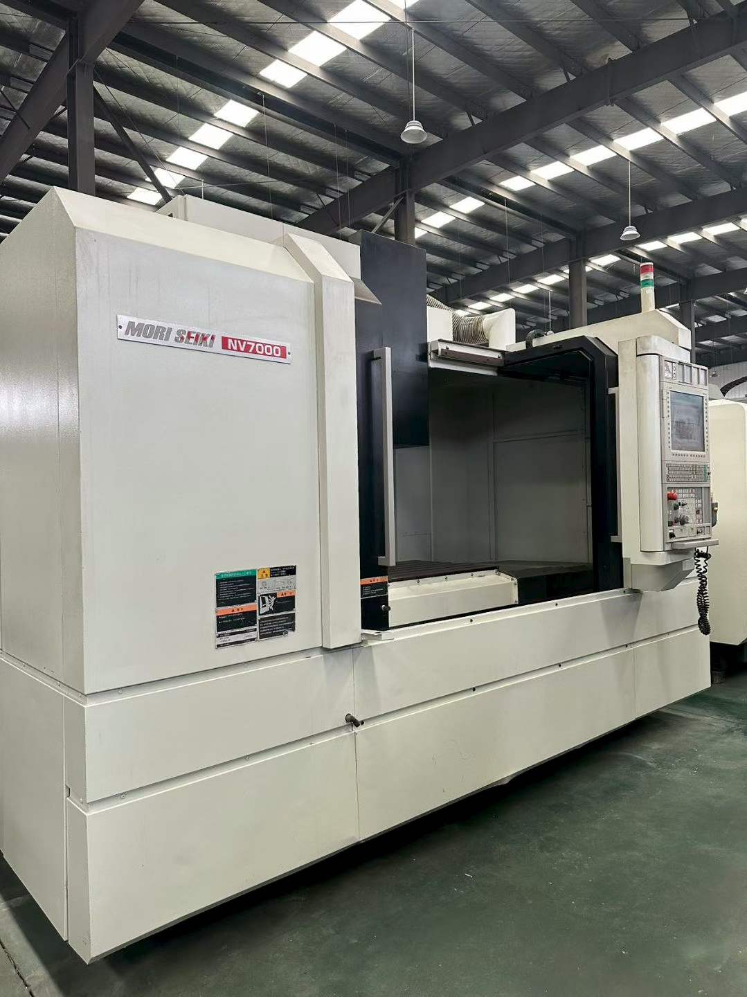 ศูนย์กัดแนวตั้ง Mori Seiki NV 7000/50 มือสอง