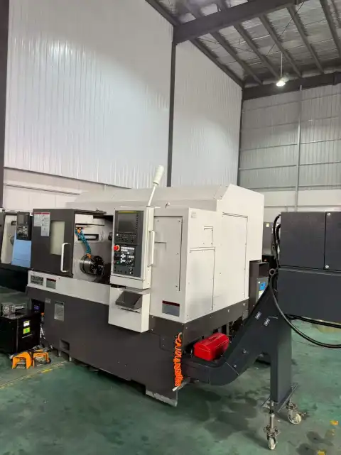 Torno CNC Tsugami M 08 SY de doble husillo torneado-fresado usado
