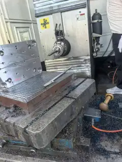 Used Xiaojuren 1814 Moving Column Milling Machine with Mitsubishi M 80 photo 5
