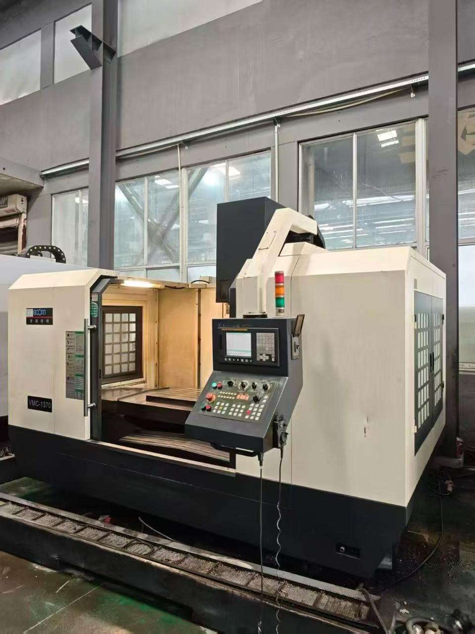 Used Donggang VMC-1370 Vertical Machining Center with FANUC MD Controller photo 2