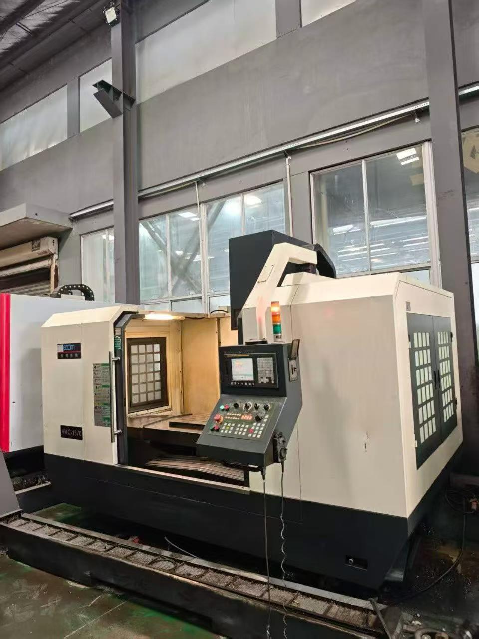 Used Donggang VMC-1370 Vertical Machining Center with FANUC MD Controller photo 3