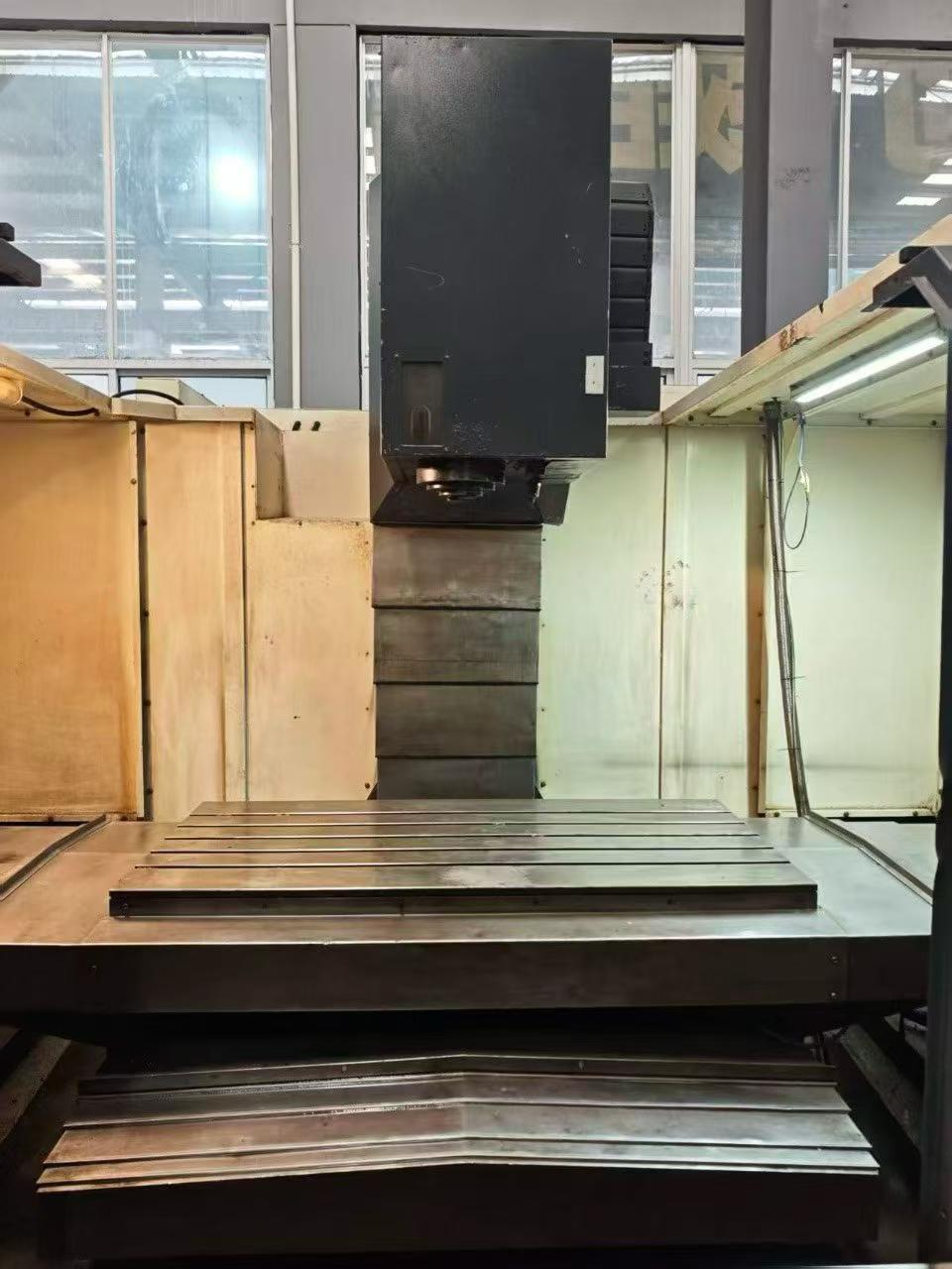 Used Donggang VMC-1370 Vertical Machining Center with FANUC MD Controller photo 5