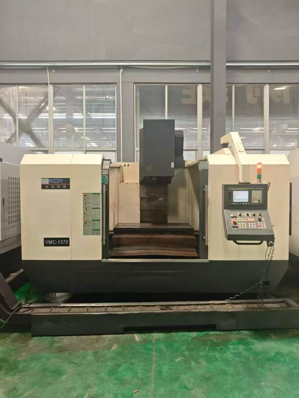 Used Donggang VMC-1370 Vertical Machining Center with FANUC MD Controller photo 7