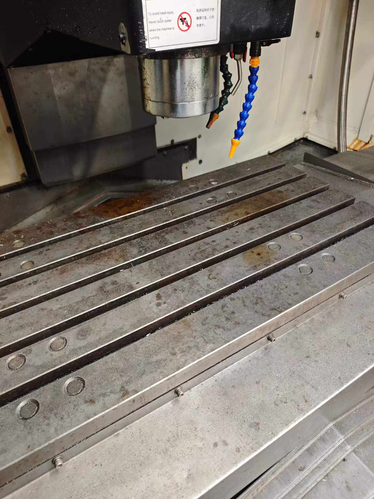 Used Guosheng 855 Heavy-Duty Vertical Machining Center with FANUC Plus photo 3