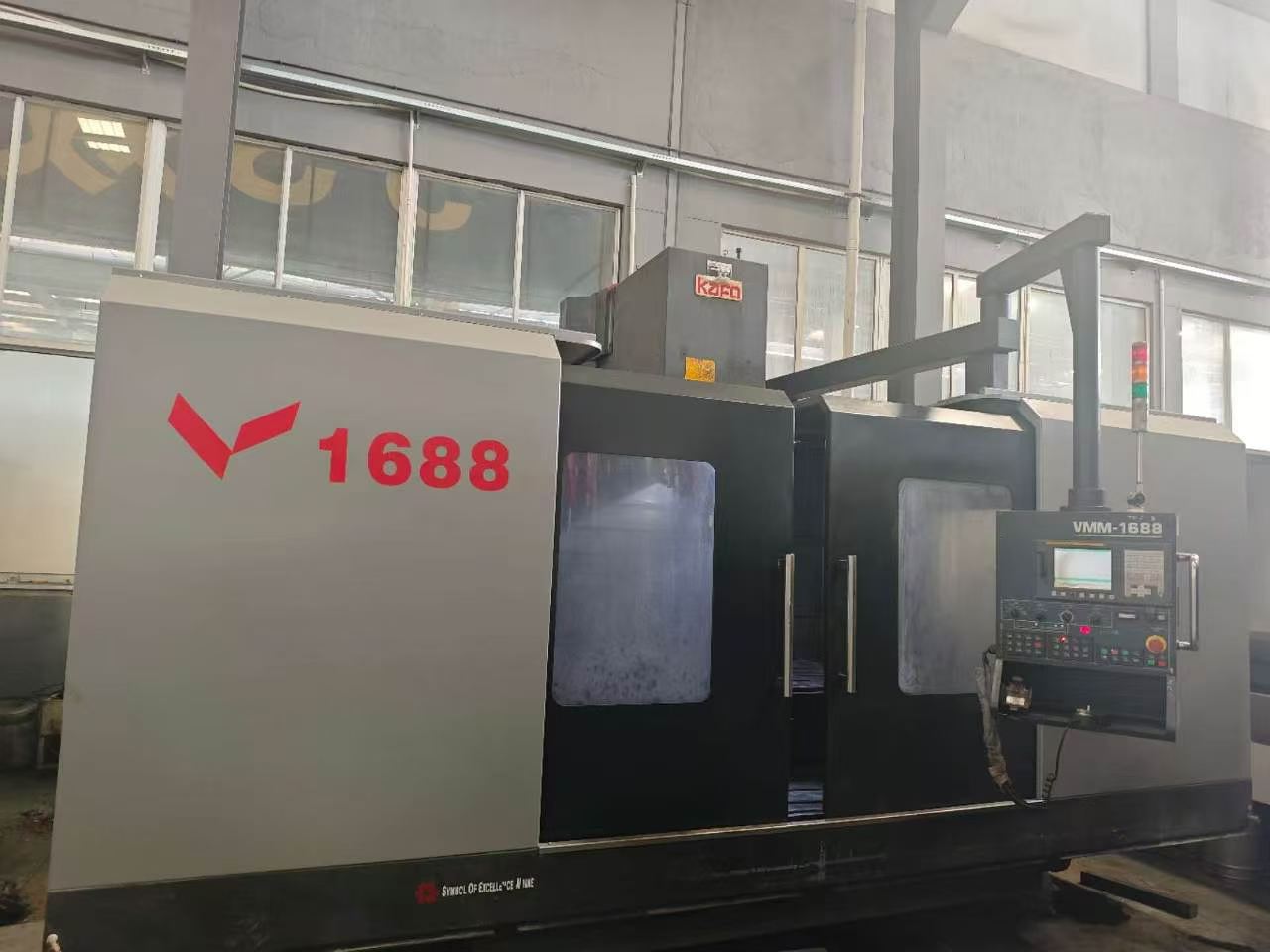 เครื่องกัด CNC Kao Fong 1688 มือสองพร้อมระบบควบคุม FANUC MD