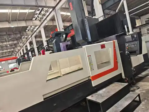 Fresadora CNC de pórtico Shanghai Yongshuo YS-3018 casi nueva con Mitsubishi M80
