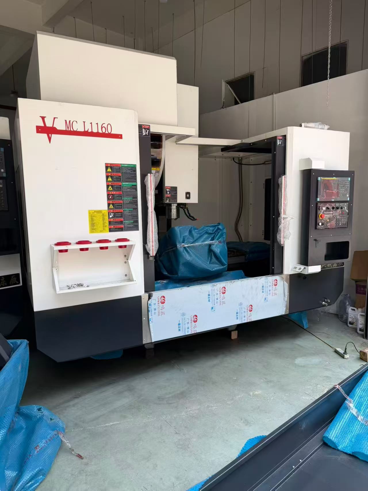 New Yunji Yuxi 1160 Vertical Machining Center - Fanuc Plus photo 3
