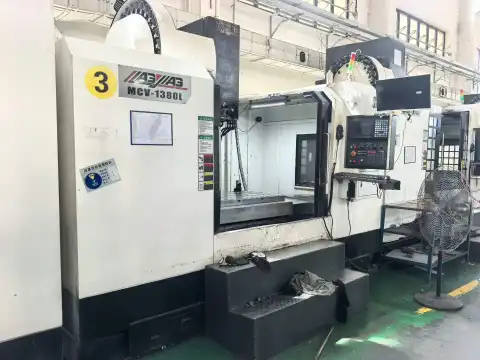 Centro de mecanizado Sheng Hong Daye 1270 usado con Mitsubishi M 70