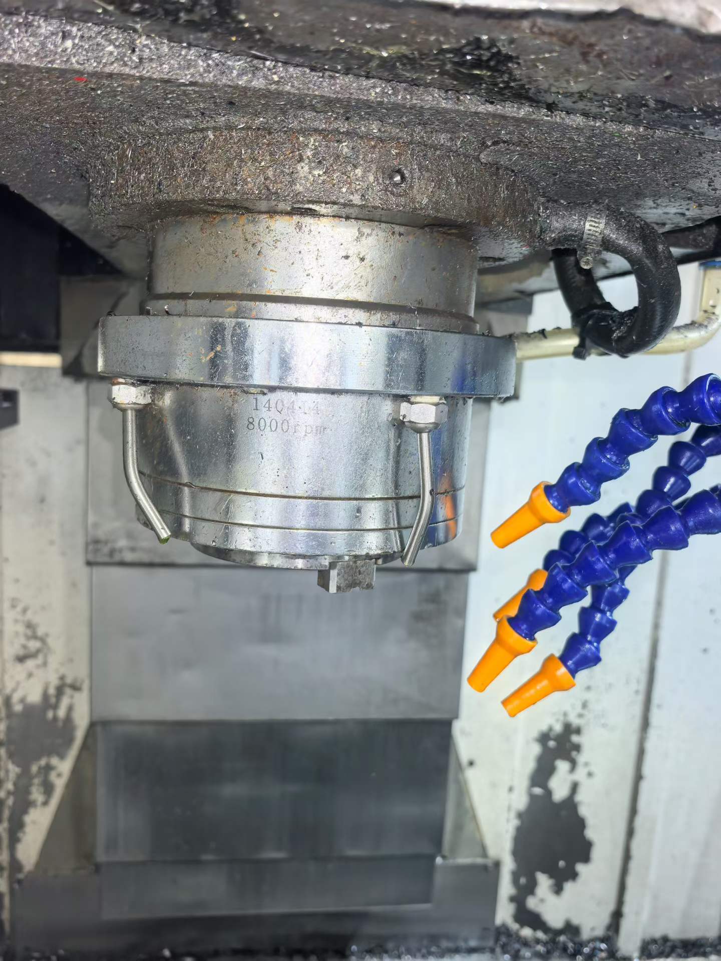 Used Sheng Hong Daye 1270 Machining Center with Mitsubishi M 70 photo 5