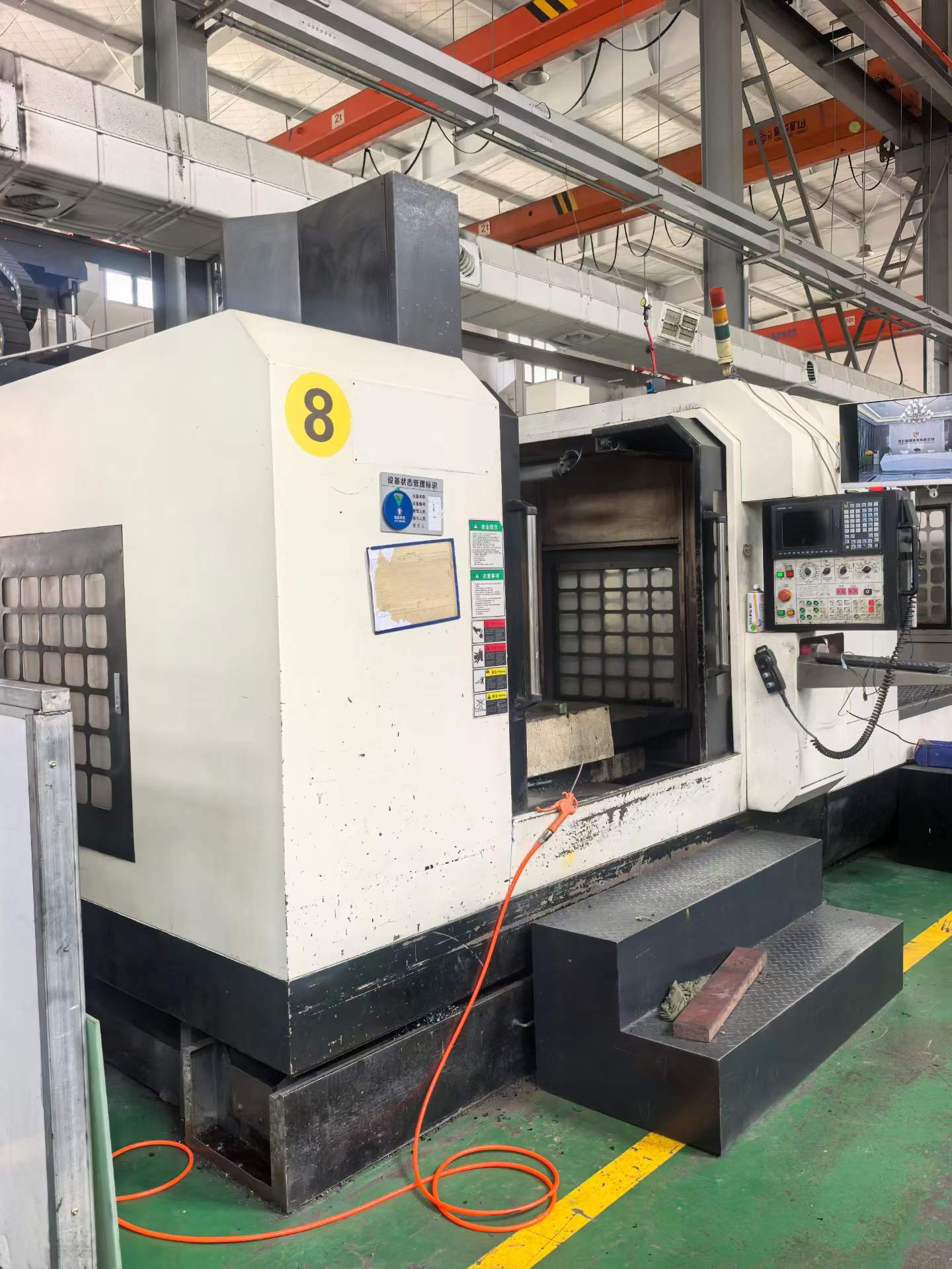ماكينة تفريز CNC شينغ هوي 1375 مستعملة مع نظام تحكم ميتسوبيشي M 70