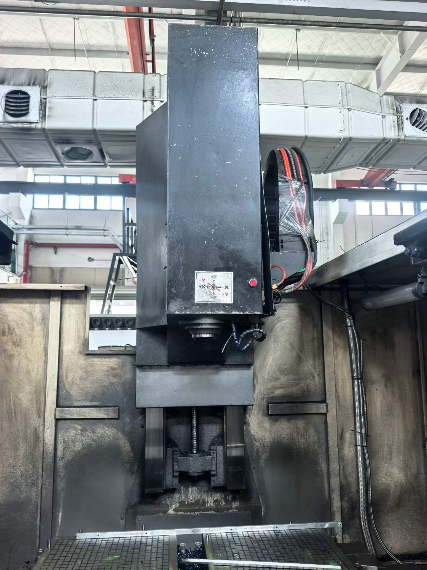 Used Sheng Hui 1375 CNC Milling Machine with Mitsubishi M 70 photo 4
