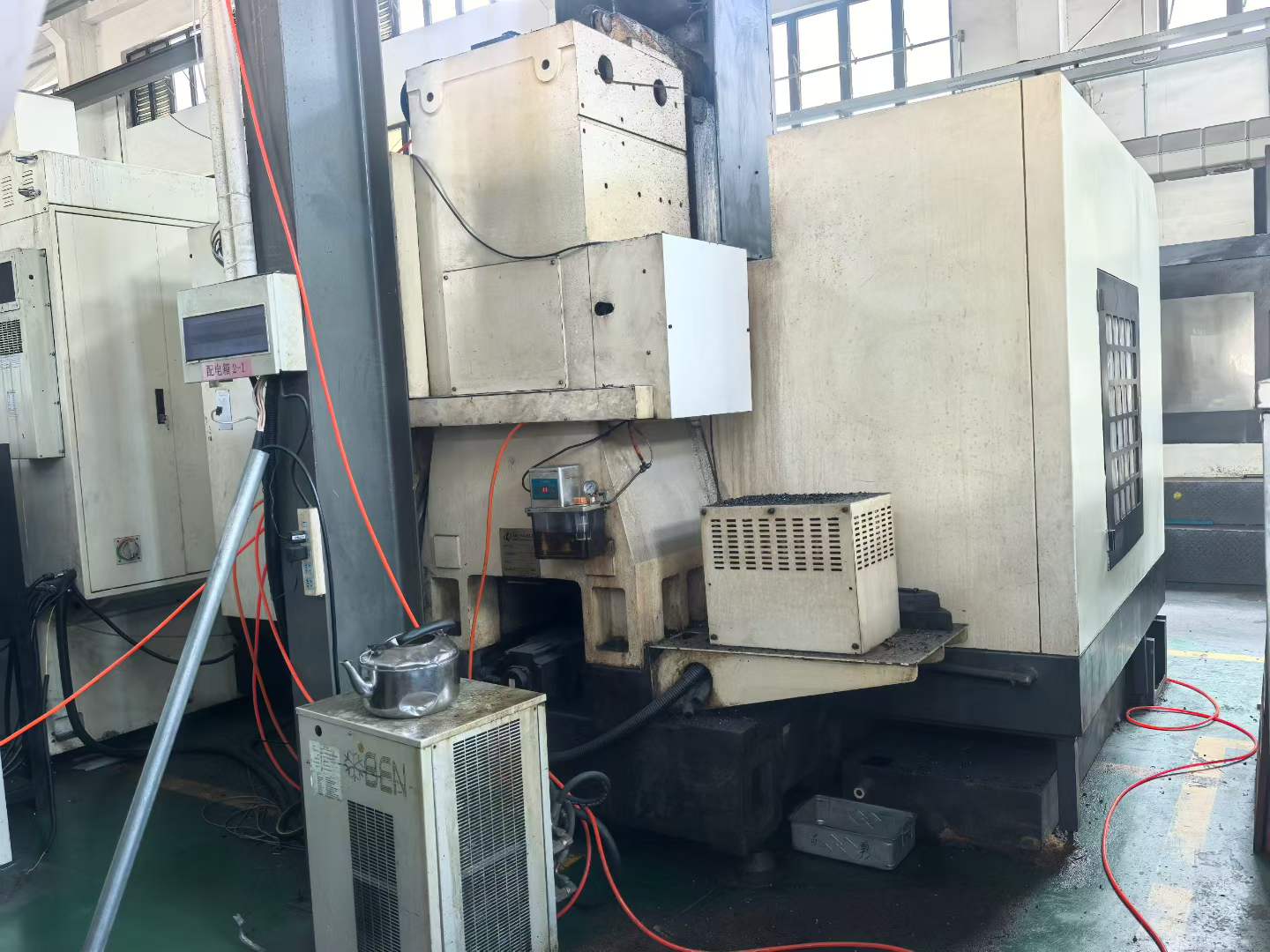 Used Sheng Hui 1375 CNC Milling Machine with Mitsubishi M 70 photo 6