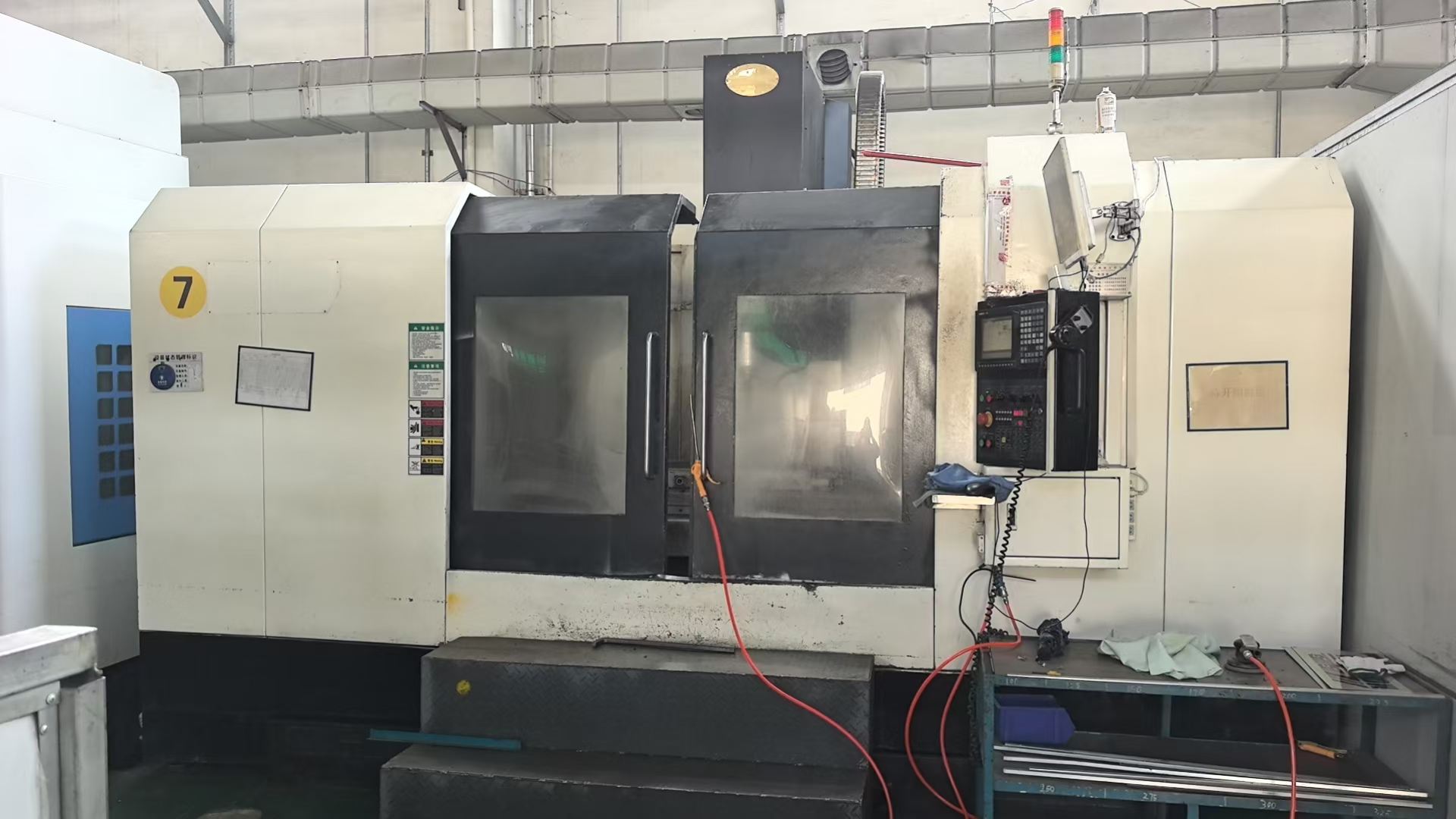 ماكينة تفريز CNC مستعملة Shenghong Daye 1690 مع Mitsubishi M 70
