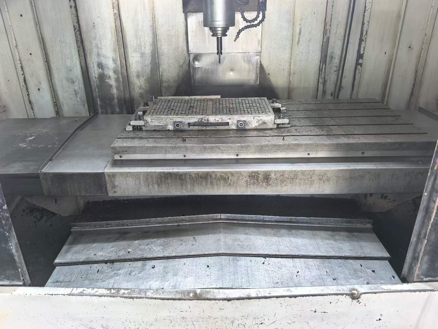 Used Shenghong Daye 1690 CNC Milling Machine with Mitsubishi M 70 photo 4