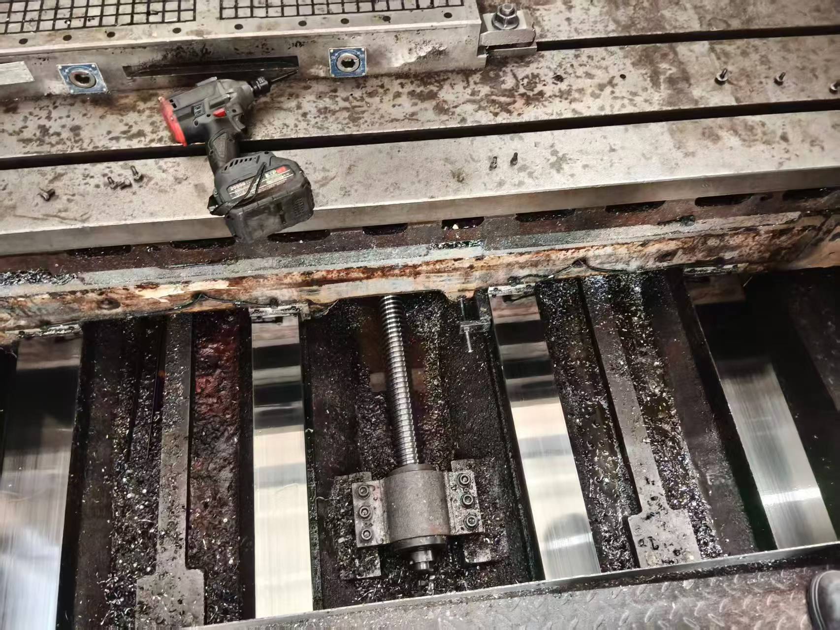 Used Shenghong Daye 1690 CNC Milling Machine with Mitsubishi M 70 photo 9