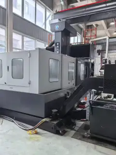 Used Dah Wei 2515 Machining Center with Mitsubishi M 80 photo 2