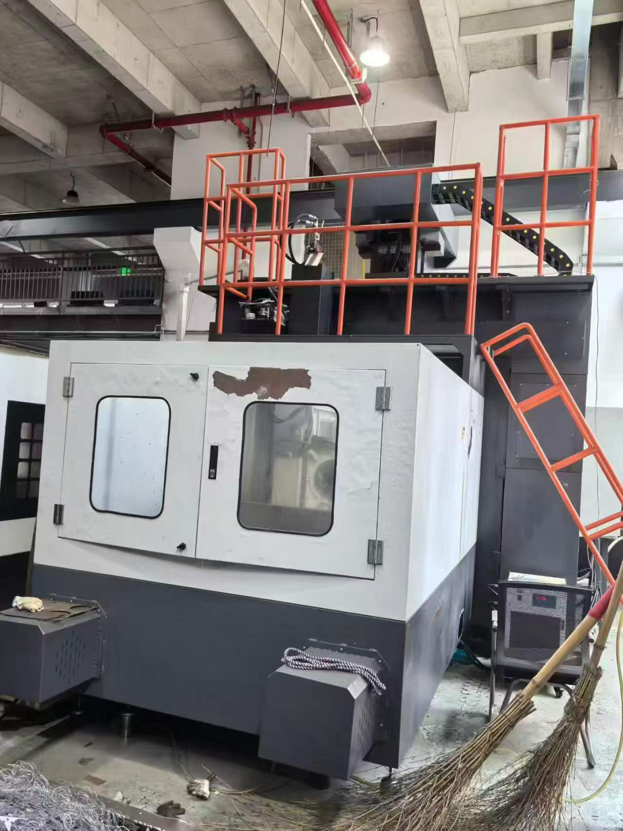 Used Dah Wei 2515 Machining Center with Mitsubishi M 80 photo 4