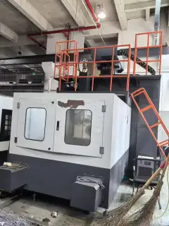 Used Dah Wei 2515 Machining Center with Mitsubishi M 80 photo 4