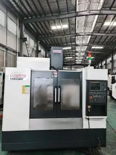 Used De Yang DV-850+ Heavy Duty Vertical Machining Center with Fanuc MF-Plus photo 1