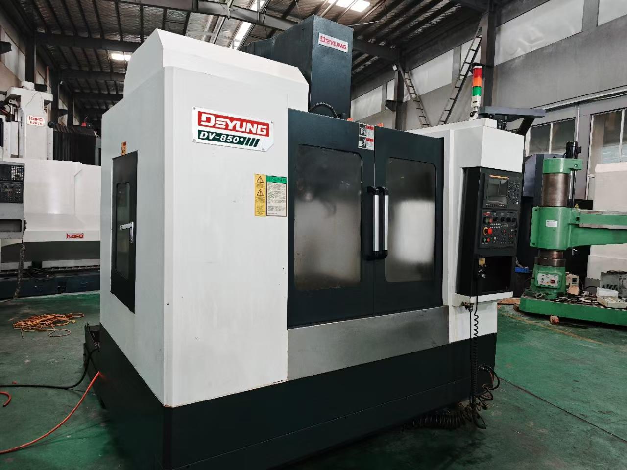 Used De Yang DV-850+ Heavy Duty Vertical Machining Center with Fanuc MF-Plus photo 2