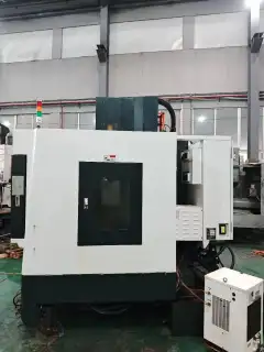 Used De Yang DV-850+ Heavy Duty Vertical Machining Center with Fanuc MF-Plus photo 4