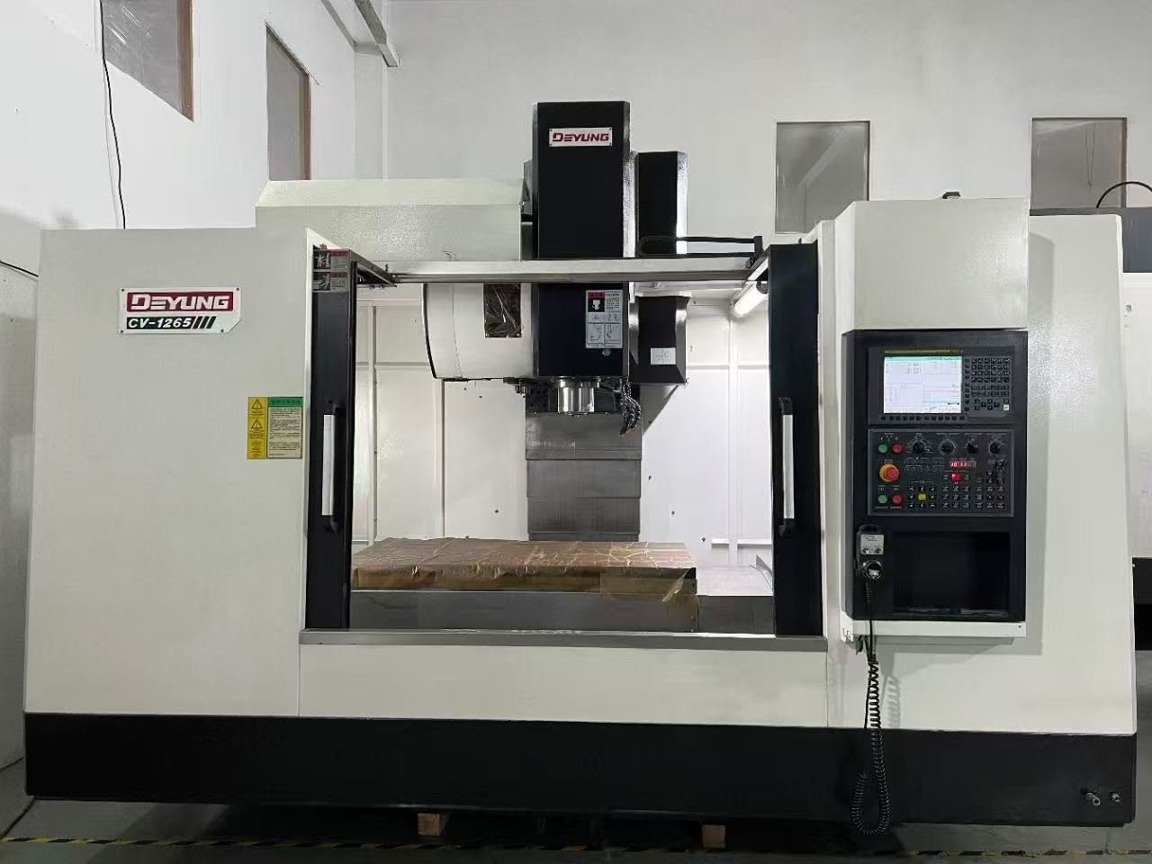 Used Deyang CV-1265 Heavy Duty Machining Center photo 2