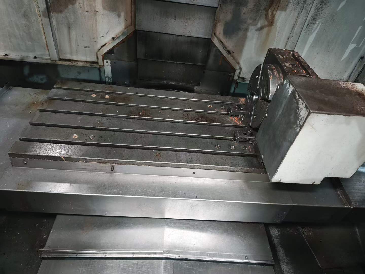 Used DingTai DTC-850 Machining Center with Mitsubishi M 70 photo 2