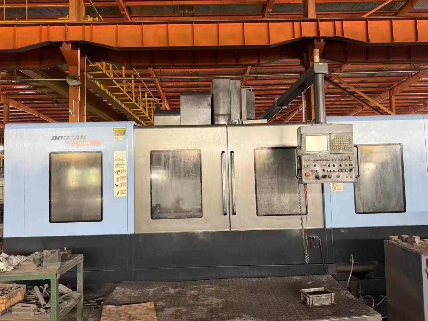 Used Doosan 960 Machining Center photo 1
