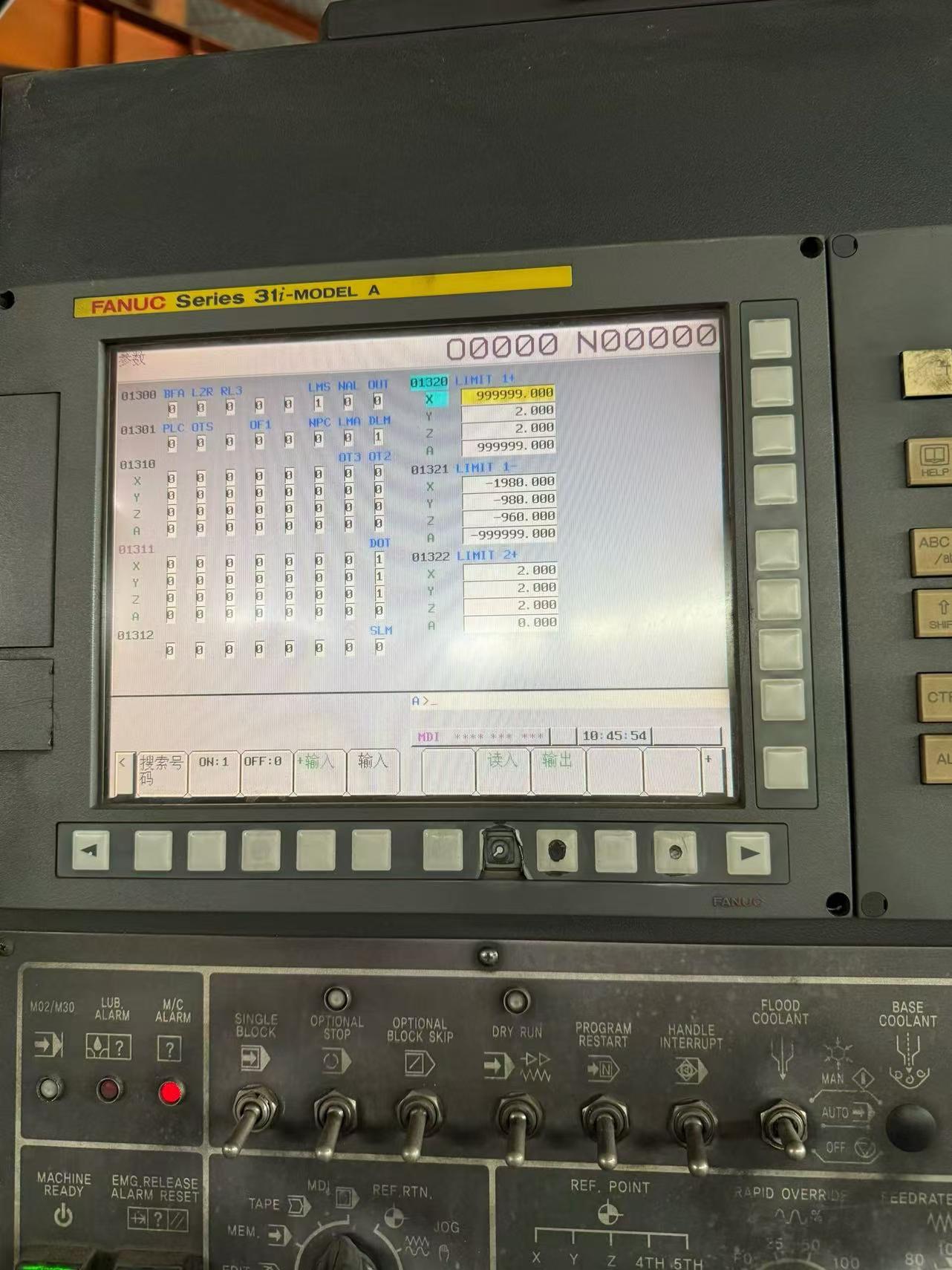 Used Doosan 960 Machining Center photo 2