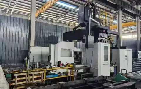Fresadora de pórtico Haitian 4028 usada con control FANUC MF Plus