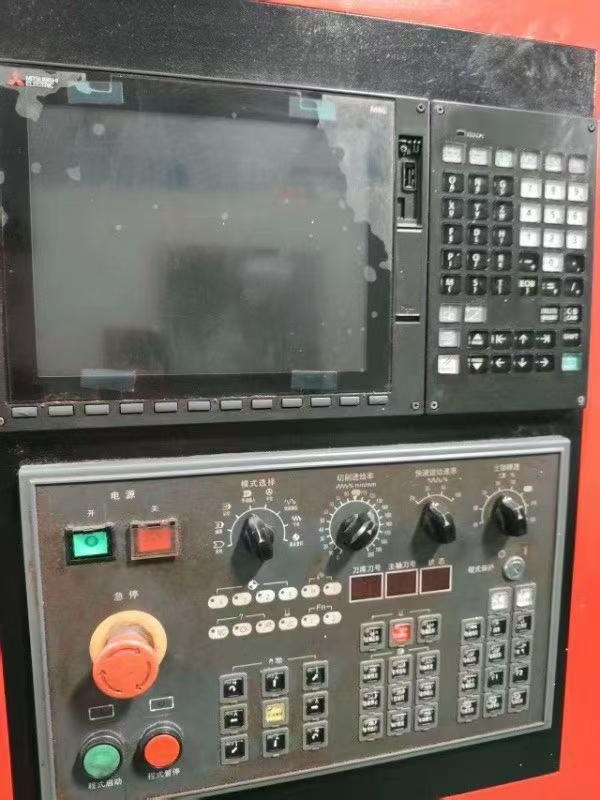 Used Ju Gao VL 850 Vertical Machining Center with Mitsubishi M 80 Control photo 2