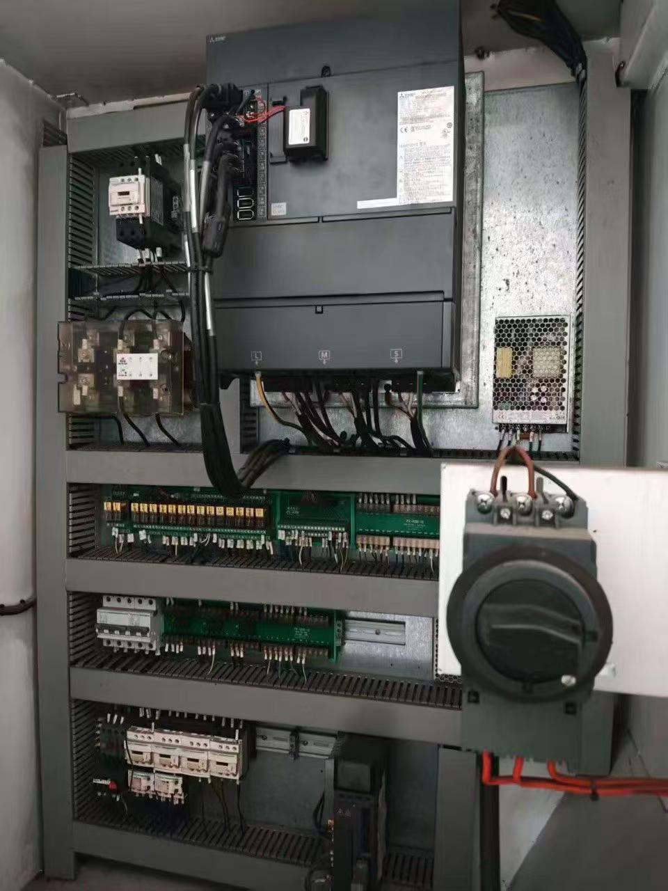 Used Ju Gao VL 850 Vertical Machining Center with Mitsubishi M 80 Control photo 3