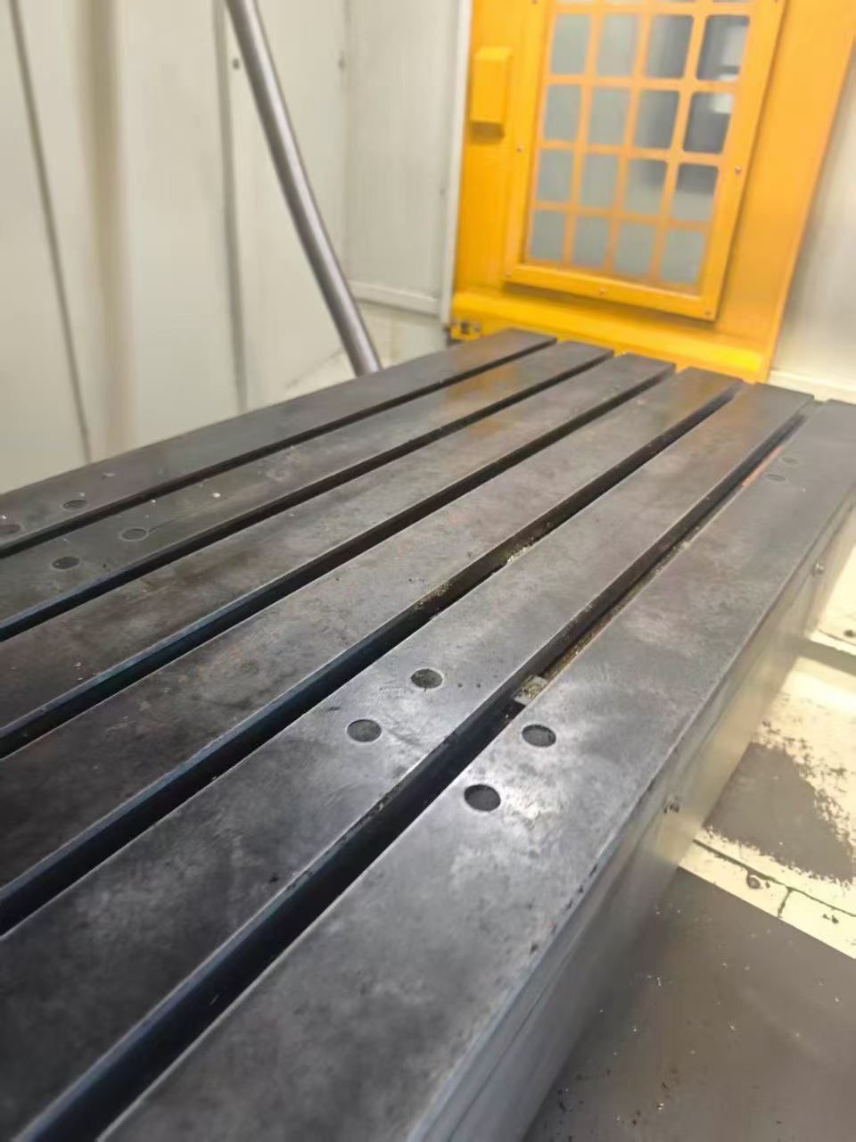Used Runxing 1066 Machining Center with Fanuc photo 4