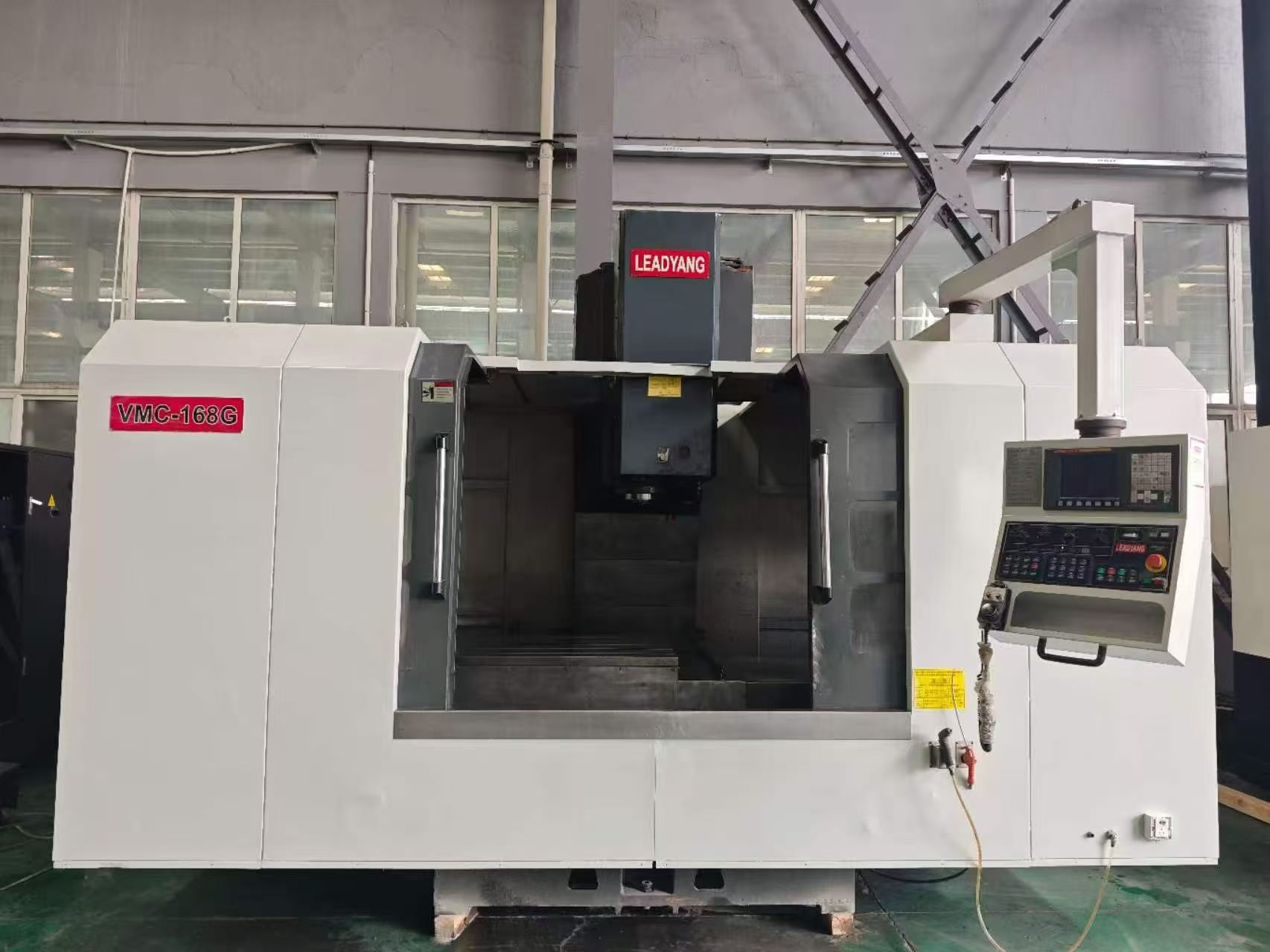 Used Taiwan Li Yang VMC-168 G CNC Milling Machine with Fanuc MF Control photo 1