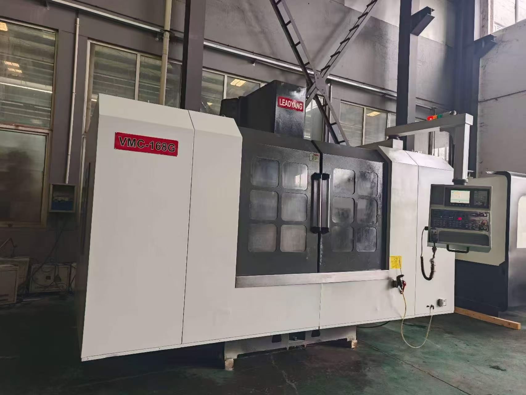 Used Taiwan Li Yang VMC-168 G CNC Milling Machine with Fanuc MF Control photo 3