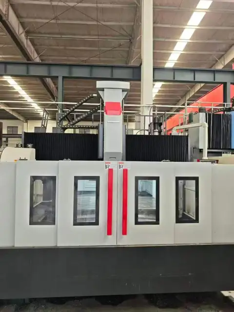 Pusat Pemesinan Gantry Weite VMC-2618 Bekas dengan Kontrol Mitsubishi M80