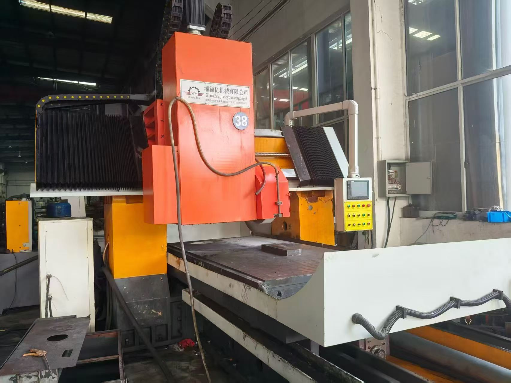 Used Xiangfuyi 2516 CNC Gantry Grinder with Magnetic Chuck photo 2
