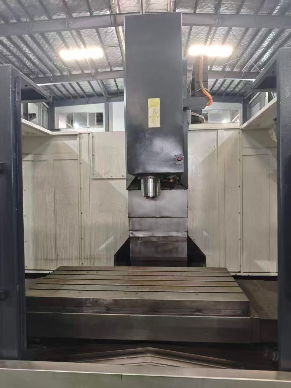 Used Xinzhe 1370 CNC Milling Machine with Fanuc MF System photo 4