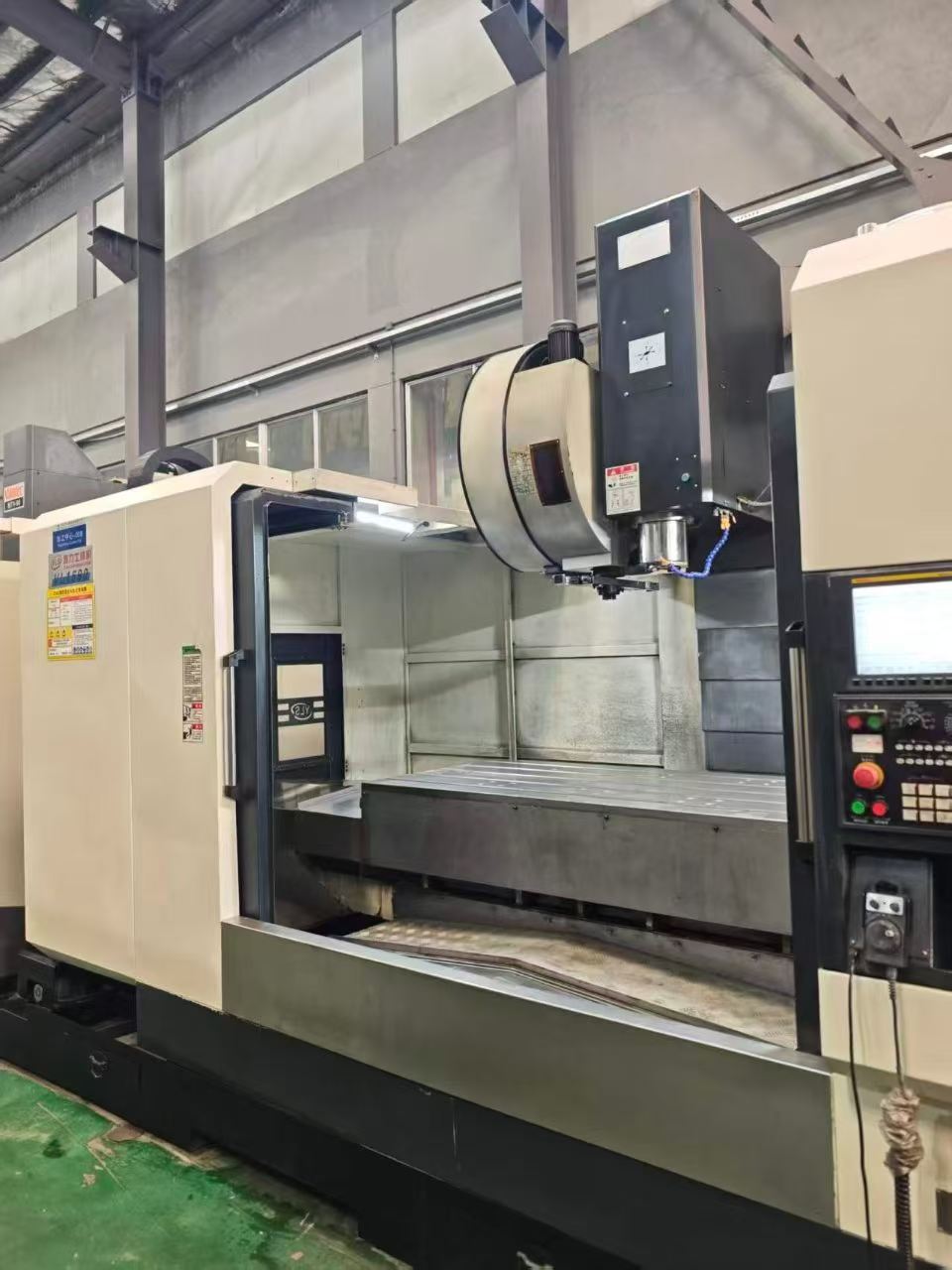 Used Yalis VL-1690 CNC Machining Center with FANUC MF Plus photo 3