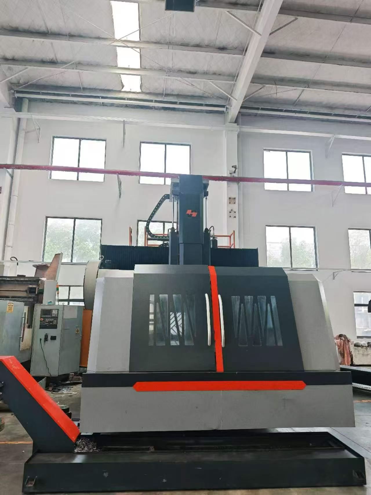 Used Yao Gong YG-2518 CNC Gantry Machining Center with Fanuc photo 3