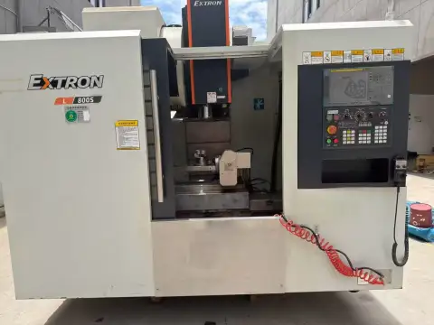 Machining Center Bekas Yi Chuan 850 dengan Kontrol FANUC