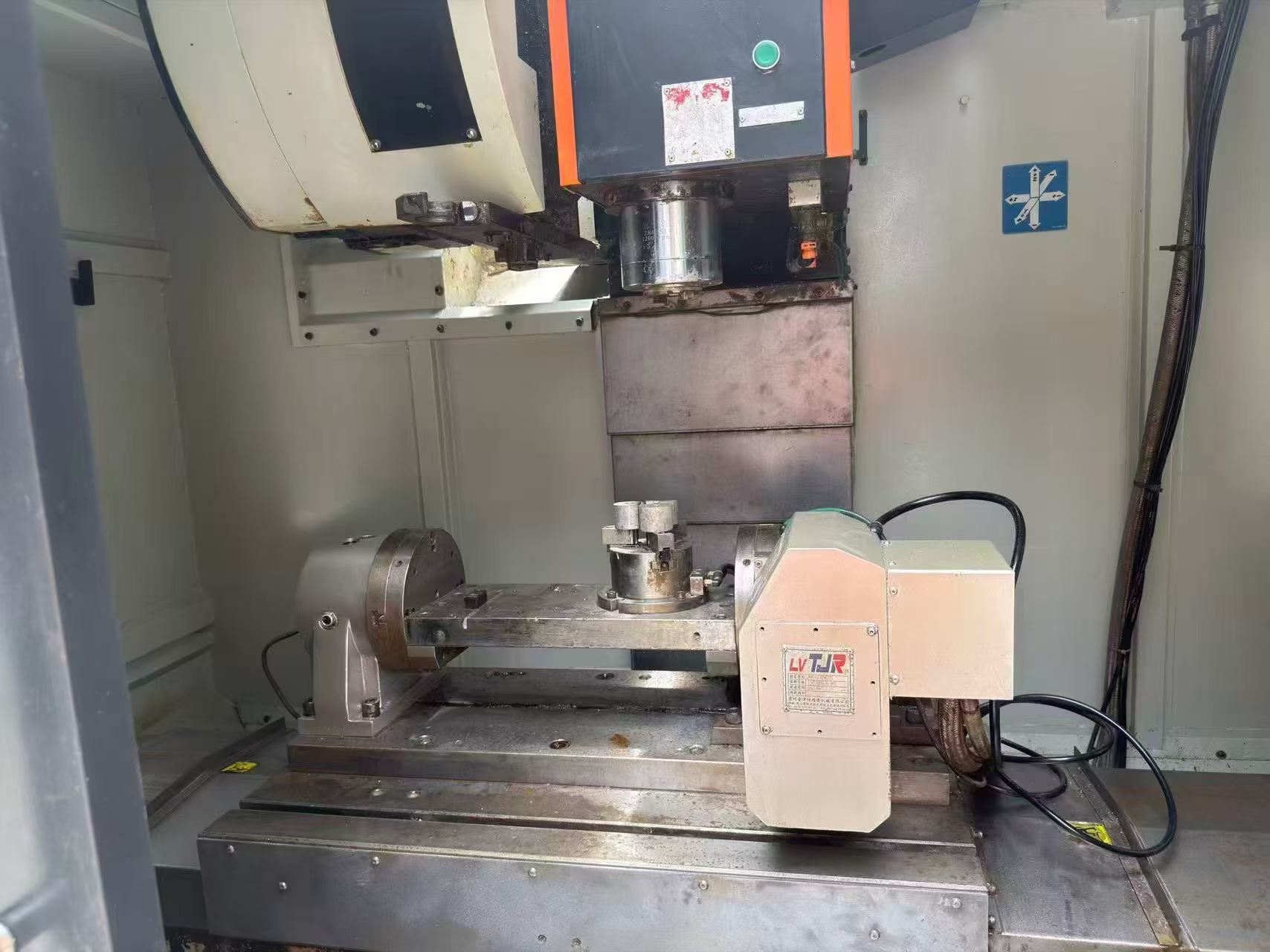 Used Yi Chuan 850 Machining Center with Fanuc Control photo 3