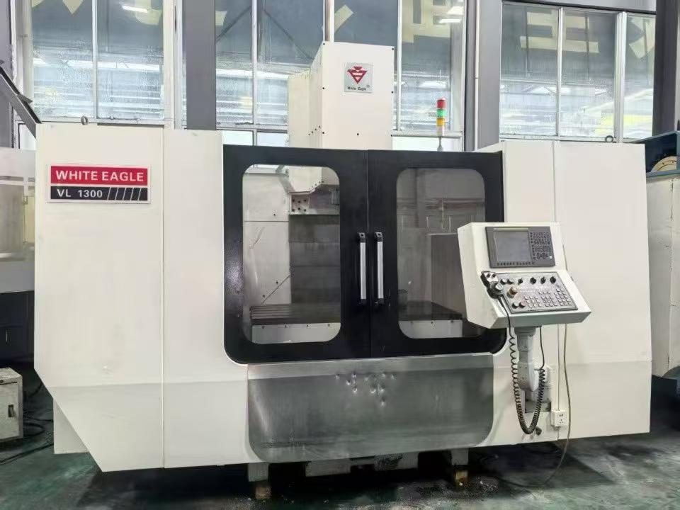 Taiwan Baiying 1370 CNC Milling Machine photo 4
