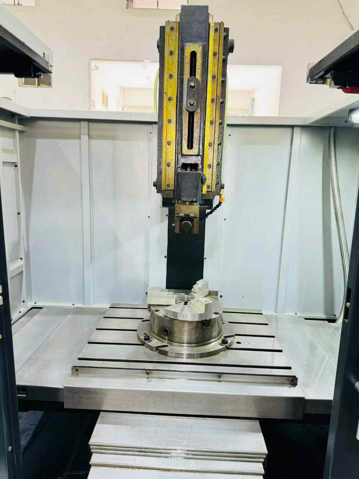 Used CNC Gear Shaping Machine BK 5032 photo 3