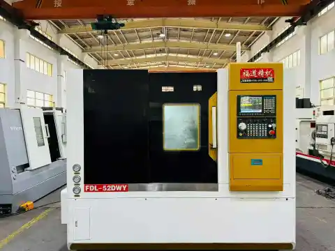 Bubut CNC Turn-Mill Guangdong Fudao 52 Y Bekas