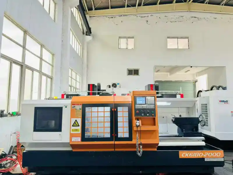 Used Heavy Duty CNC Lathe Meiside 6180/2000 photo 1