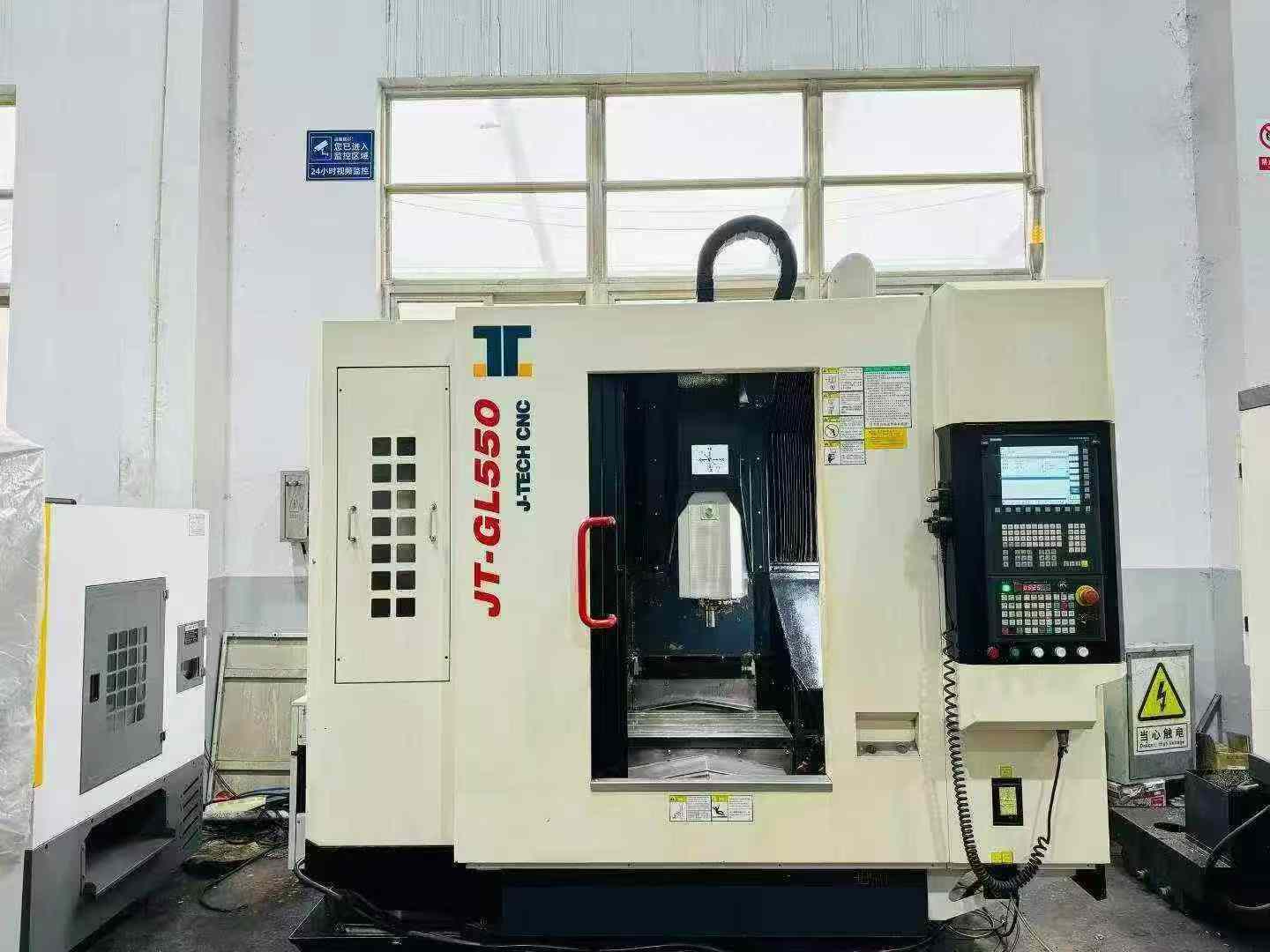 Used Jiatai JT-GL 550 High-Speed Machining Center with Siemens 828 D photo 1