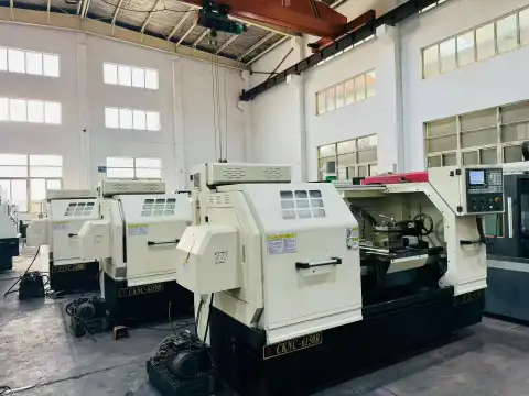 Bekas Mesin Bubut CNC Yunnan Yiji 6150 B/1000 dengan Chuck Hidrolik